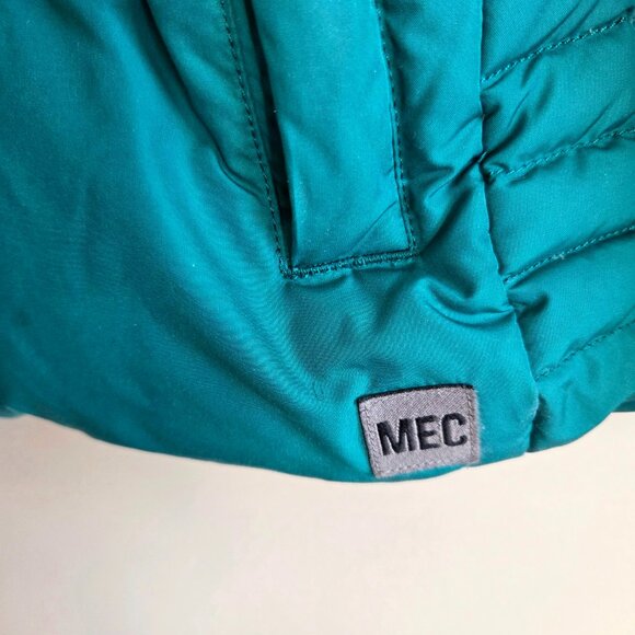 MEC green down winter jacket with hood. - Picture 13 of 14